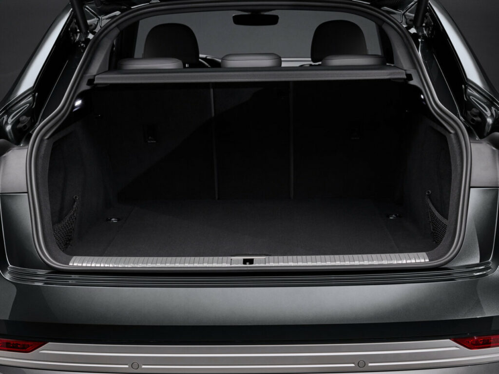 Audi-e-tron-S-Sportback-Interior
