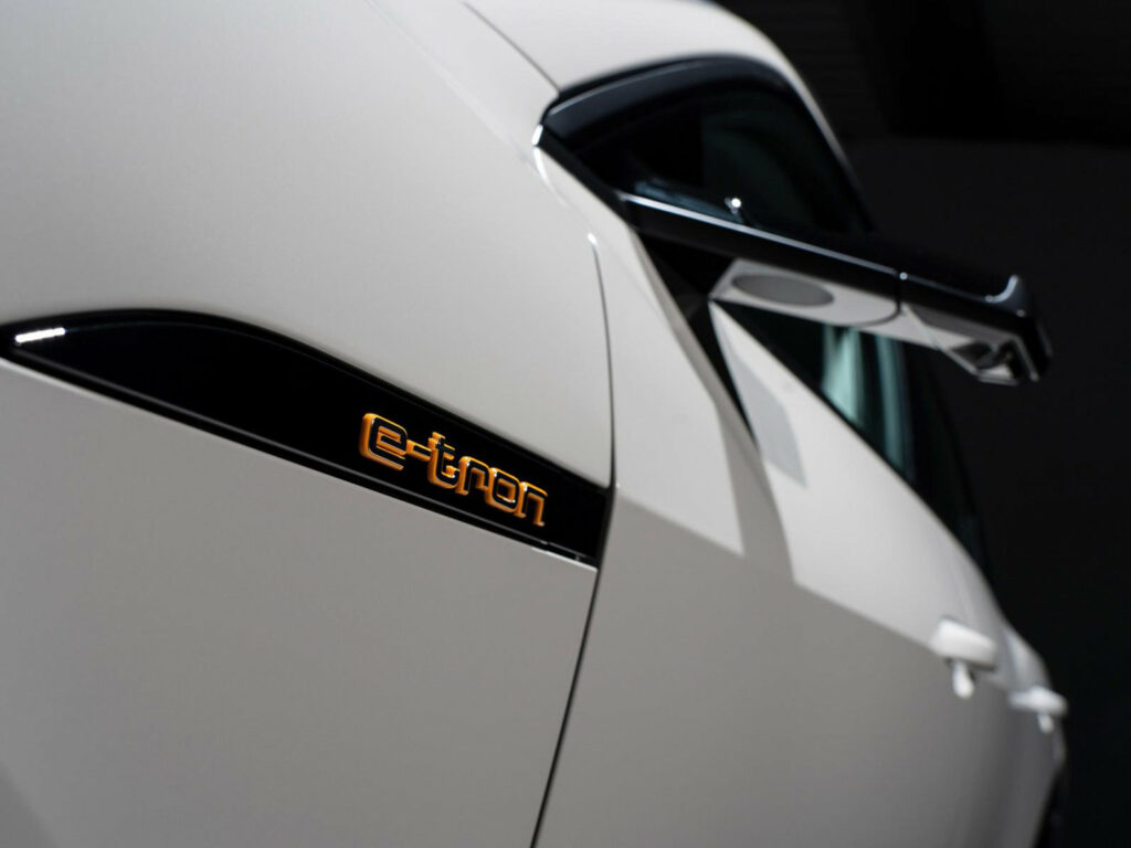 Audi-e-tron-S-exterior