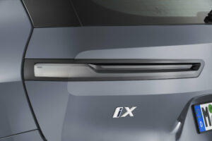 BMW iX xDrive40 exterior