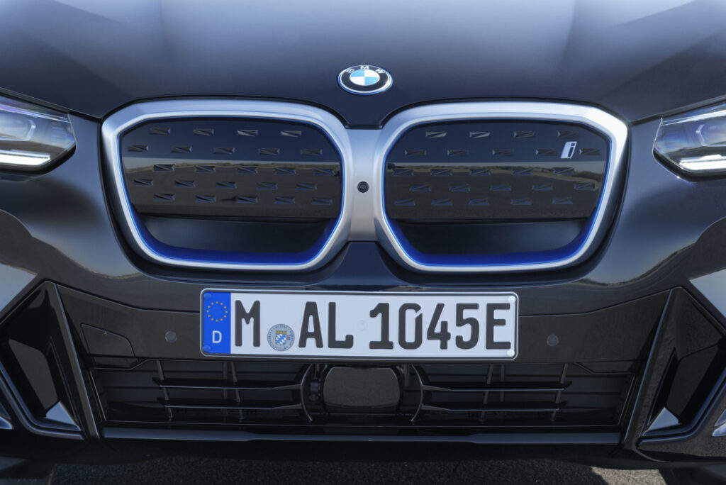 BMW-iX3-exterior