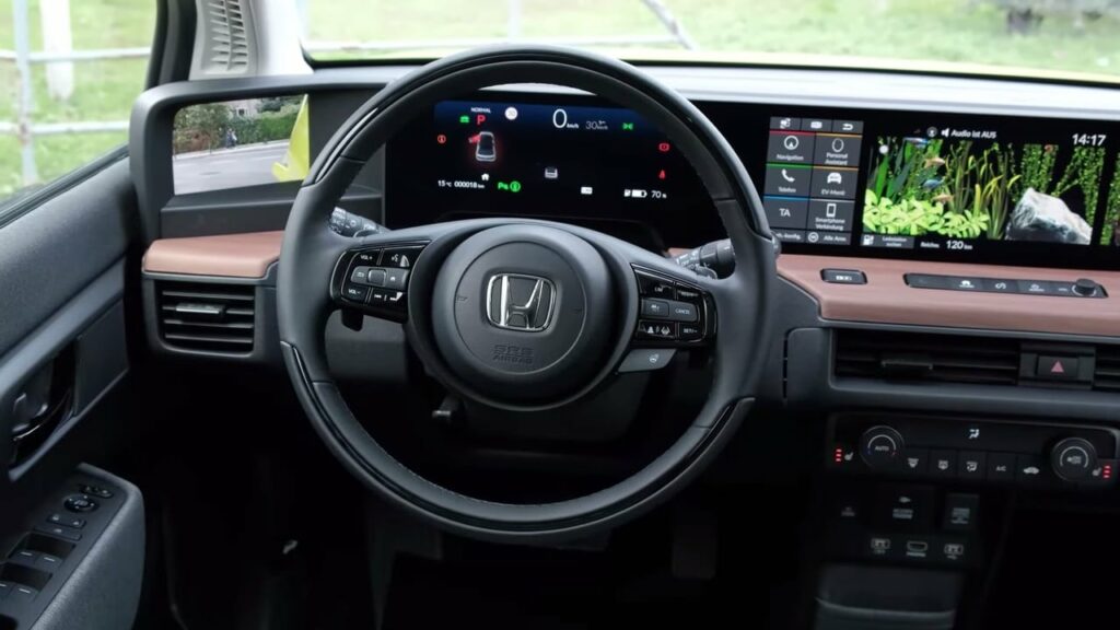 Honda e Advance interior