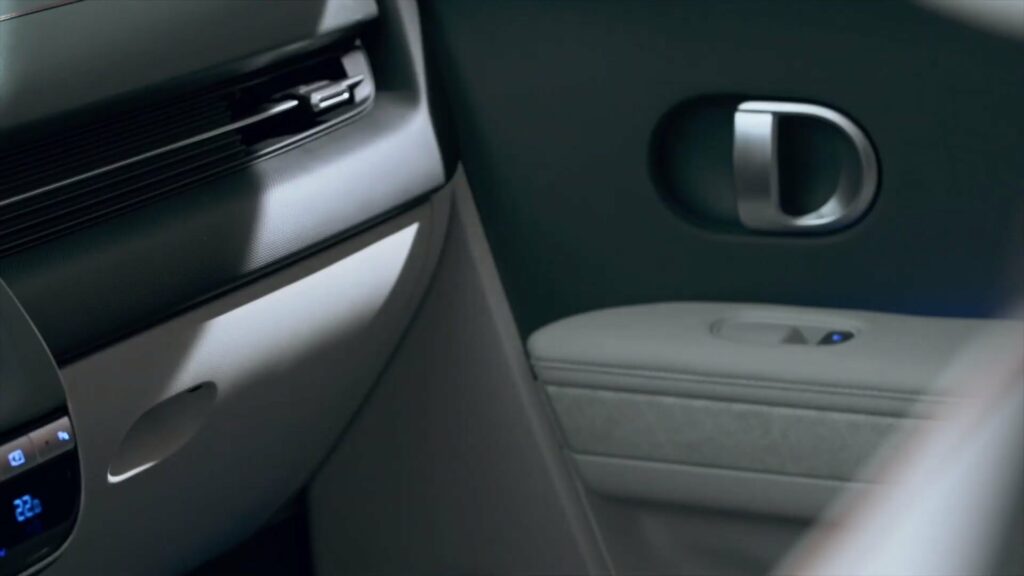 Hyundai IONIQ 5 Standard Range 2WD interior