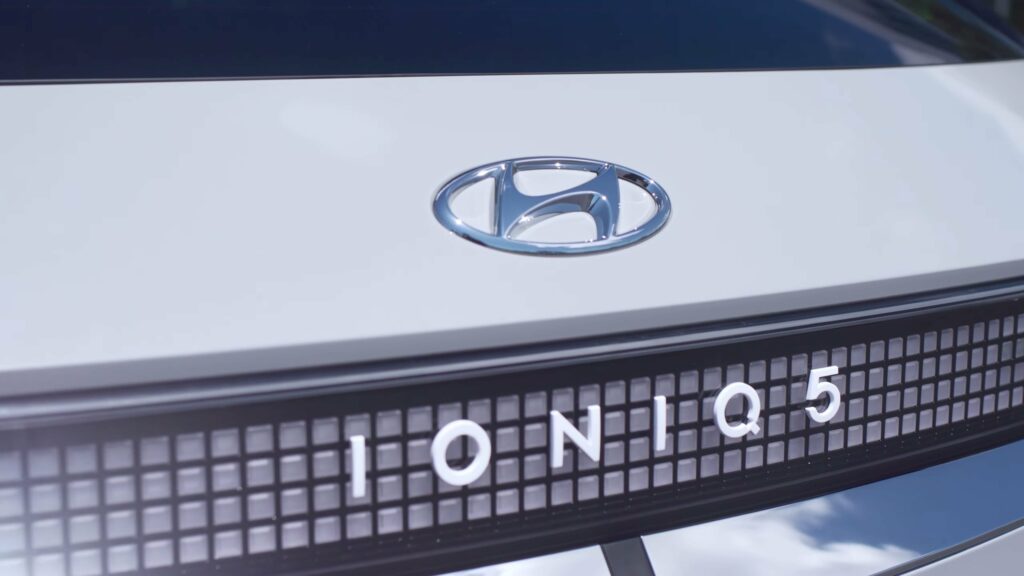 Hyundai IONIQ 5-Standard Range AWD exterior