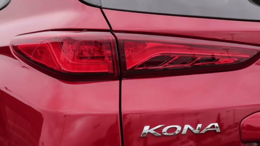 Hyundai Kona Electric 39 kWh exterior