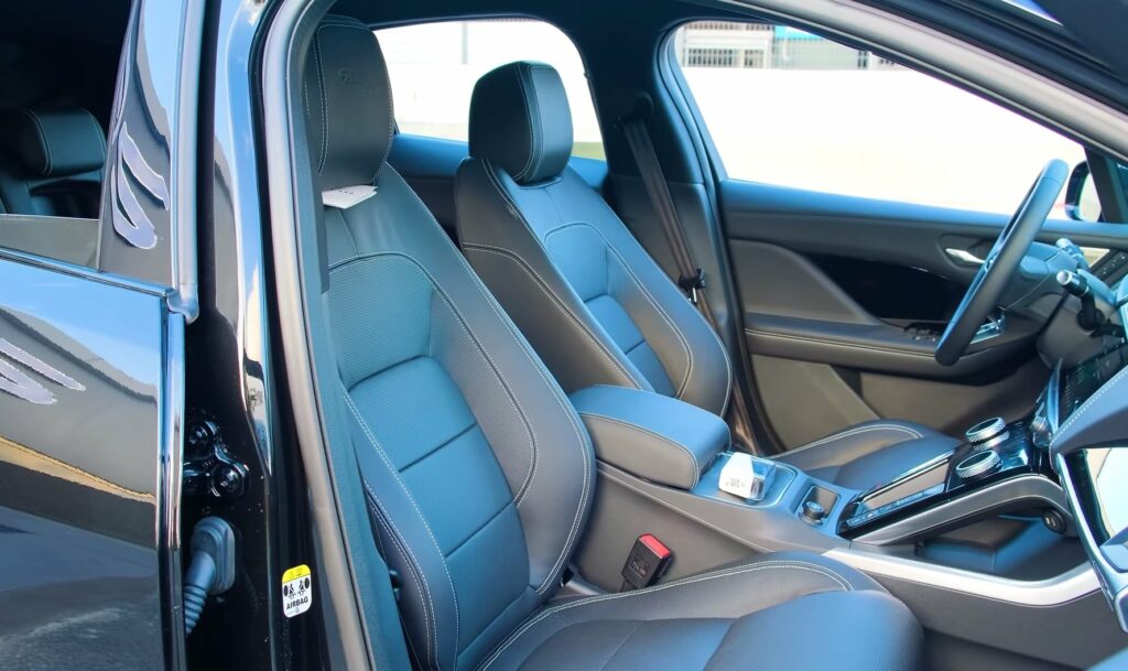 Jaguar I Pace EV400 interior