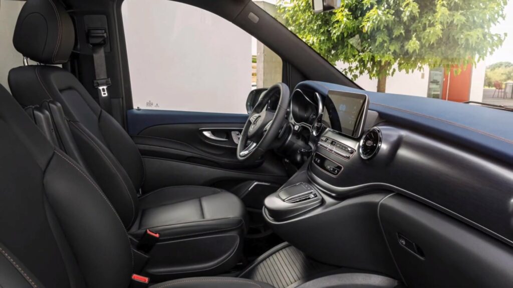 Mercedes EQV 300 Extra Long interior