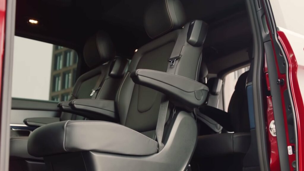 Mercedes EQV 300 Long interior