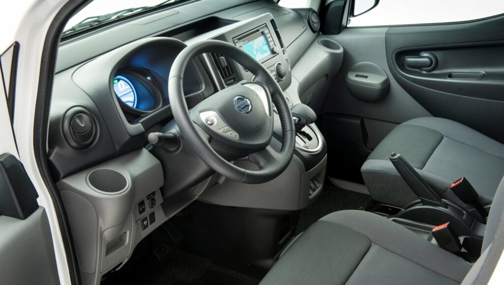 Nissan e NV200 Evalia interior