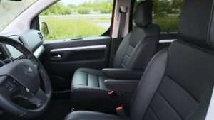 Opel Zafira e Life L 75 kW interior