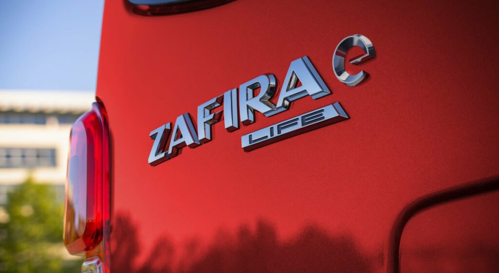 Opel Zafira e Life S 50 kWh exterior