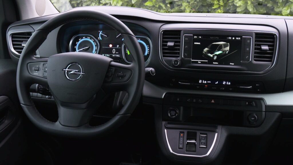 Opel Zafira e Life S 50 kWh interior