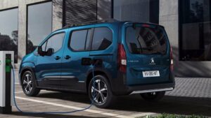 Peugeot e Rifter Long 50 kWh exterior