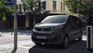 Peugeot e Traveller Compact 50 kWh exterior