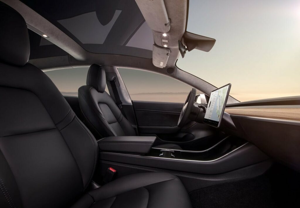 Tesla Model 3 Long Range Dual Motor interior