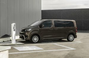 Toyota PROACE Verso M 50 kWh exterior