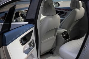 Mercedes EQE 300 interior
