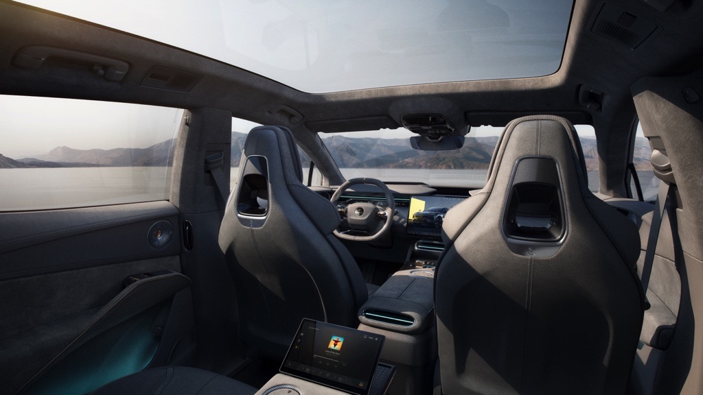 Lotus_Eletre_interior