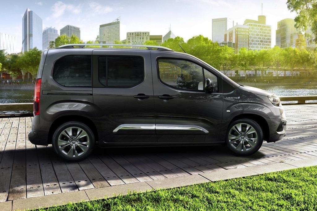 Toyota_Proace_City_Verso_Electric_L1_50_kWh_exterior
