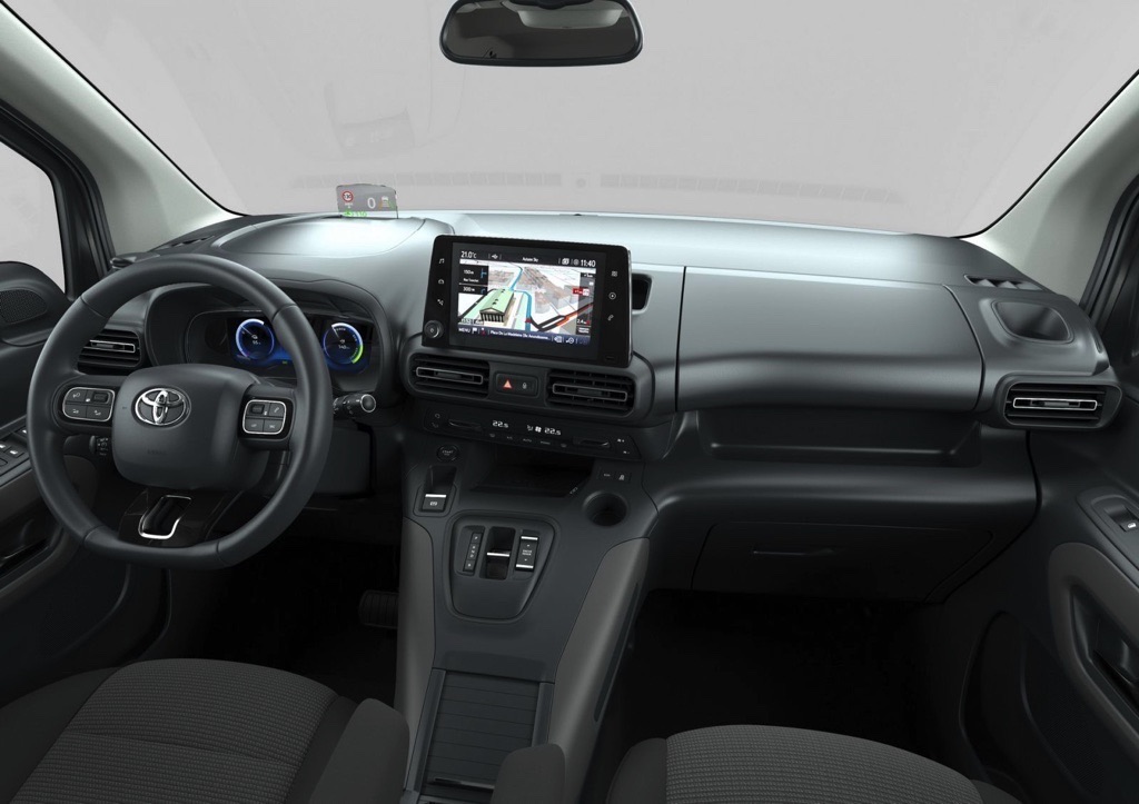 Toyota_Proace_City_Verso_Electric_L2_50_kWh_interior